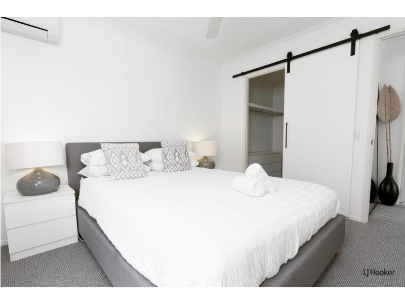 1/4 Twenty Sixth Avenue, Palm Beach QLD 4221