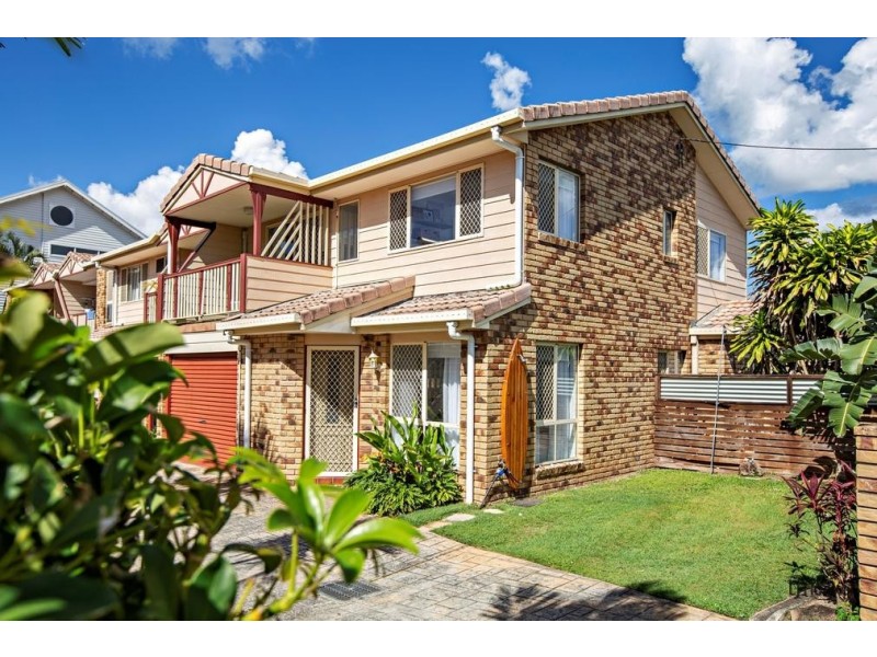 1/4 Twenty Sixth Avenue, Palm Beach QLD 4221