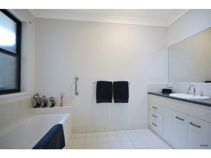 14 Goldvilla Drive, Elanora QLD 4221