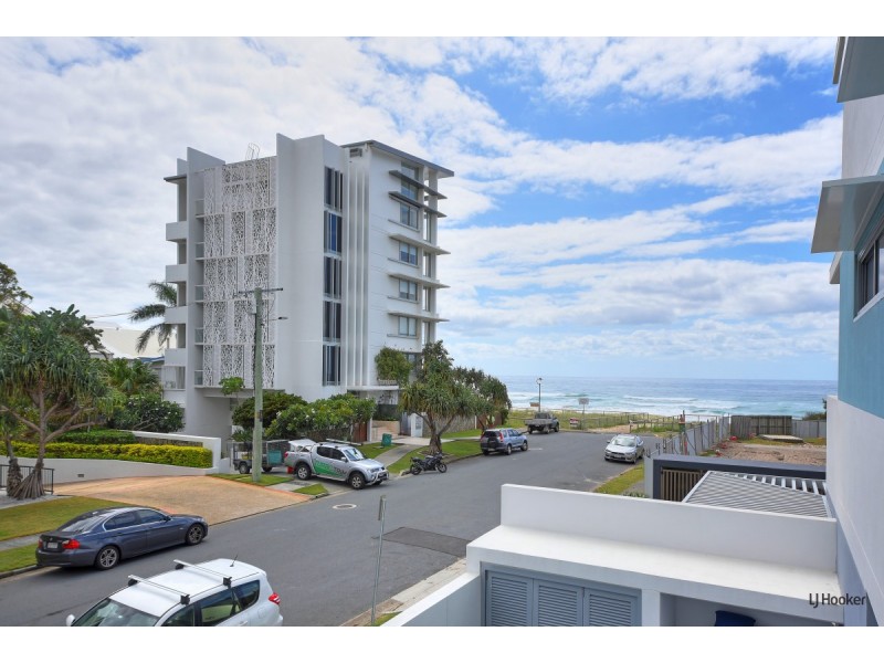 2/4 Twenty Seventh Avenue, Palm Beach QLD 4221