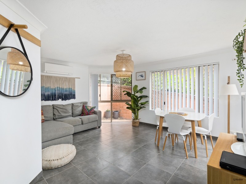 1/10 Twelfth Avenue, Palm Beach QLD 4221