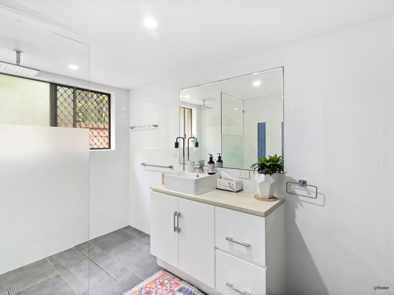 1/10 Twelfth Avenue, Palm Beach QLD 4221