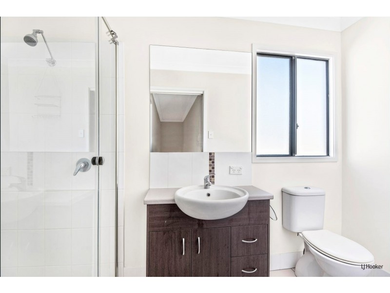 2/12 Molucca Avenue, Palm Beach QLD 4221