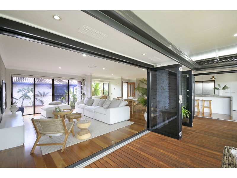 23 Kentia Court, Elanora QLD 4221