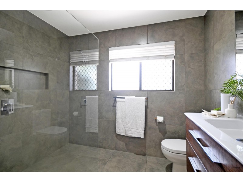 23 Kentia Court, Elanora QLD 4221