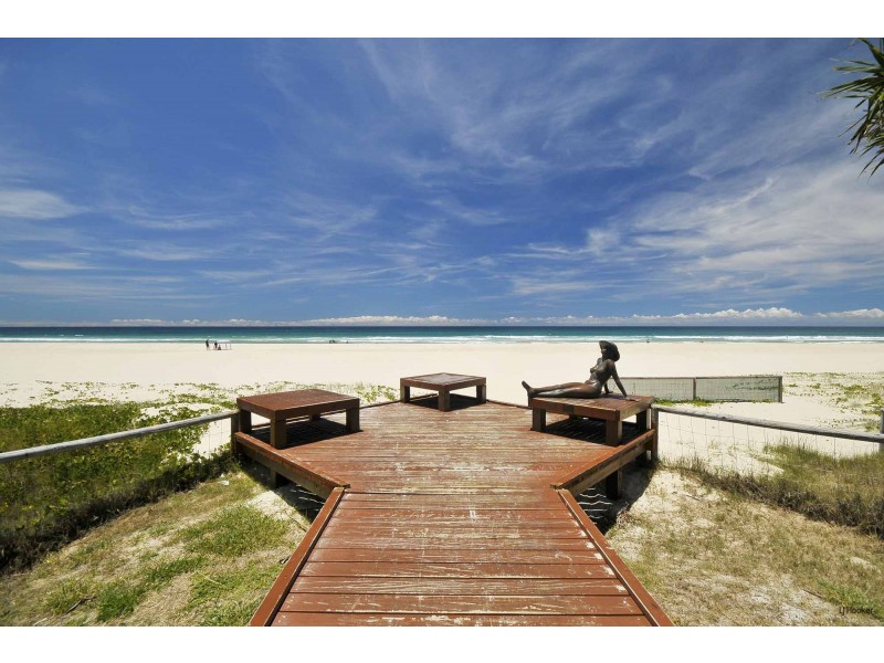 23 Kentia Court, Elanora QLD 4221