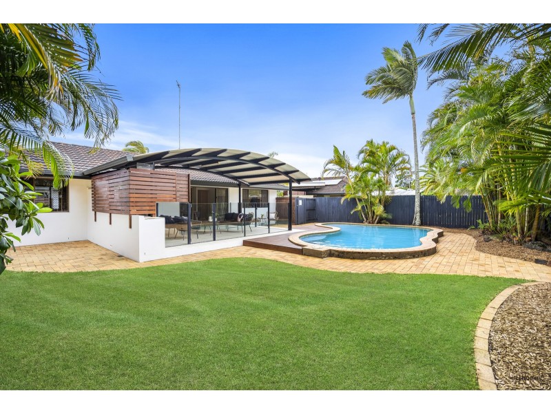 4 Rattan Court, Elanora QLD 4221