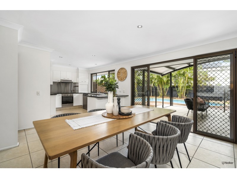 4 Rattan Court, Elanora QLD 4221