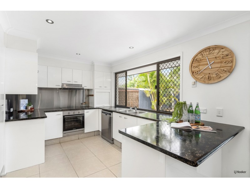 4 Rattan Court, Elanora QLD 4221