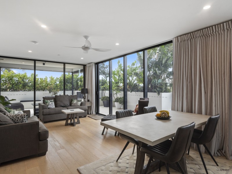 206/18 Seventh Avenue, Palm Beach QLD 4221