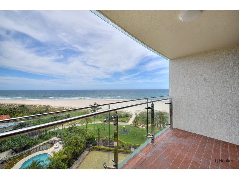 8E/969 Gold Coast Highway, Palm Beach QLD 4221