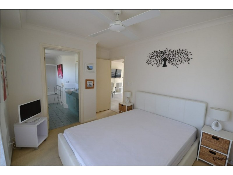 208/92 Marine Parade, Coolangatta QLD 4225