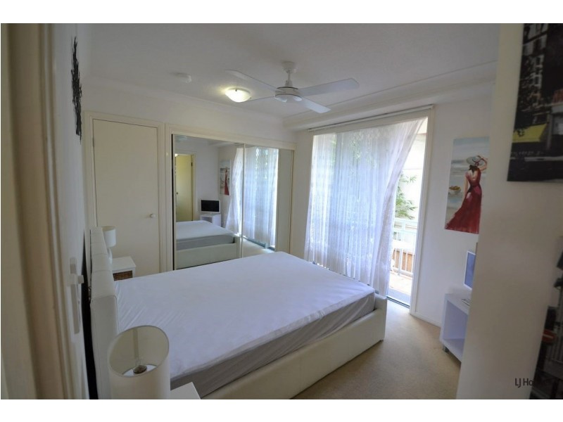 208/92 Marine Parade, Coolangatta QLD 4225