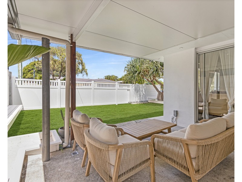 9 Tingira Street, Palm Beach QLD 4221