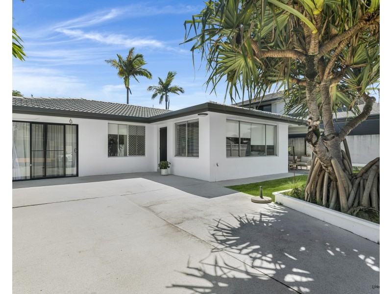 9 Tingira Street, Palm Beach QLD 4221
