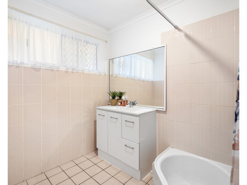 5 Larentia Street, Currumbin Waters QLD 4223