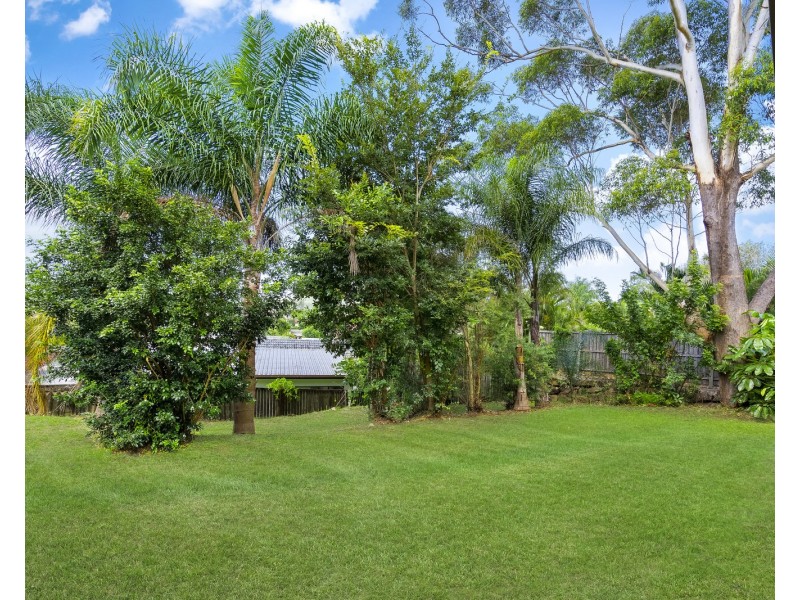 5 Larentia Street, Currumbin Waters QLD 4223