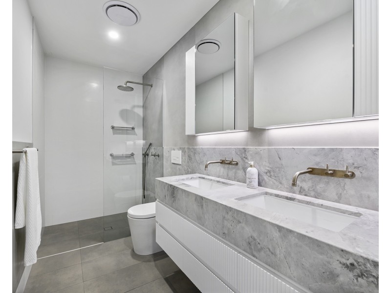 201/16 Musgrave Street, Kirra QLD 4225