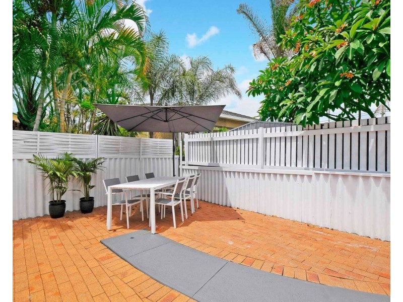2/26 Third Avenue, Palm Beach QLD 4221