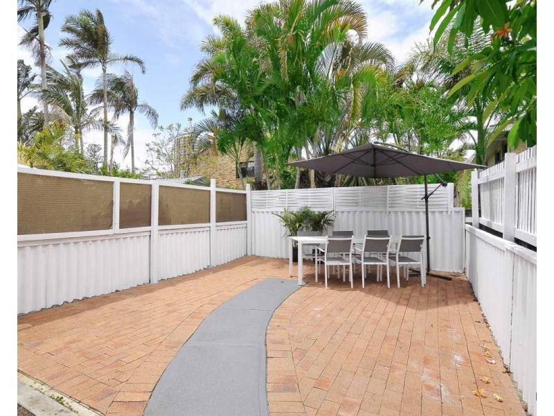 2/26 Third Avenue, Palm Beach QLD 4221