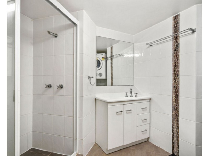 1/66 Sarawak Avenue, Palm Beach QLD 4221