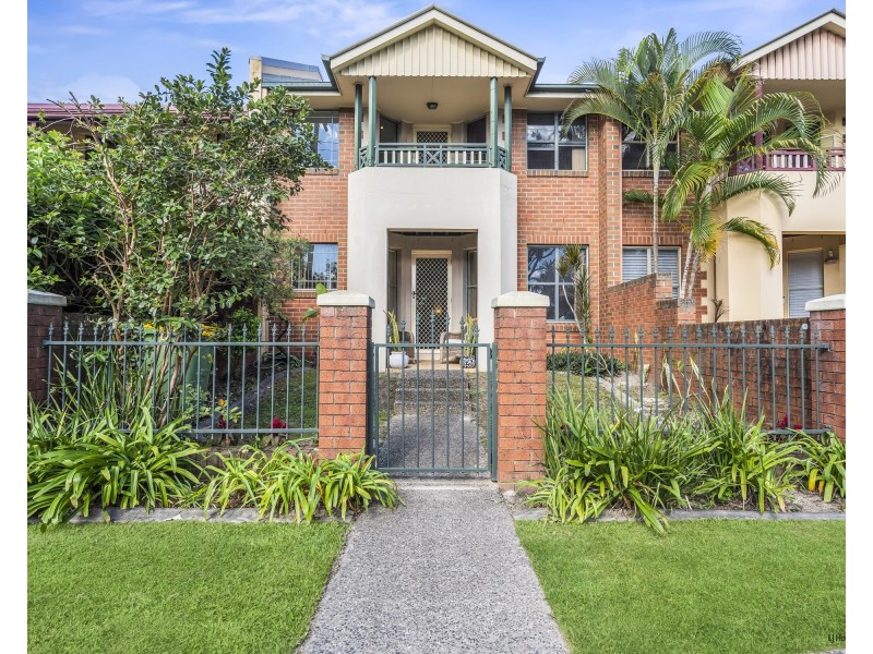 21/18 Tallebudgera Creek Road, Burleigh Heads QLD 4220