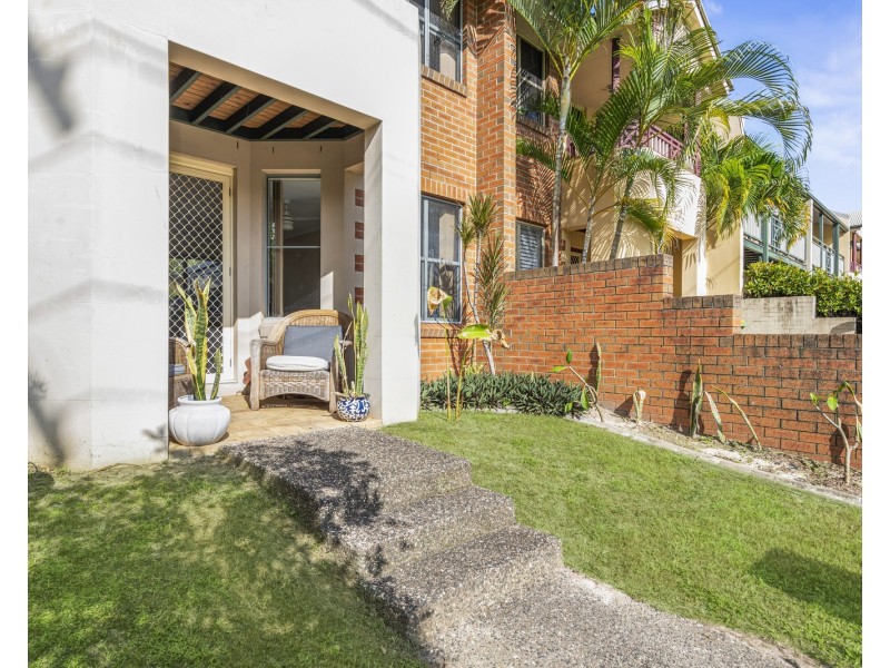 21/18 Tallebudgera Creek Road, Burleigh Heads QLD 4220