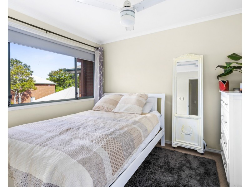 21/18 Tallebudgera Creek Road, Burleigh Heads QLD 4220