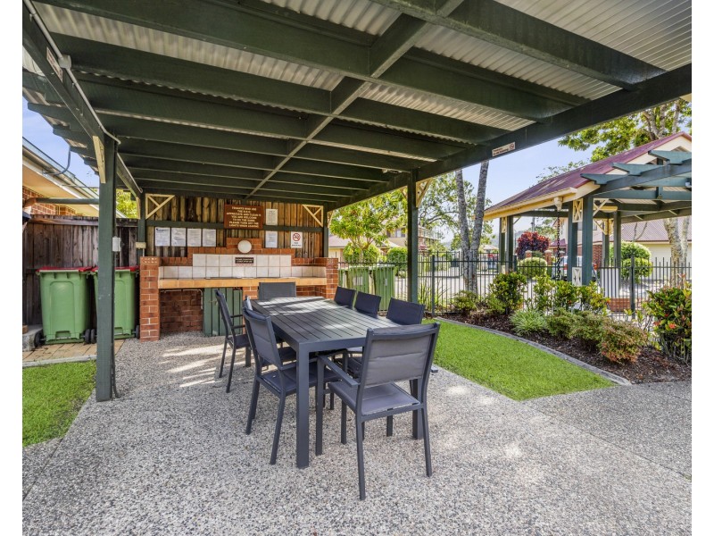 21/18 Tallebudgera Creek Road, Burleigh Heads QLD 4220