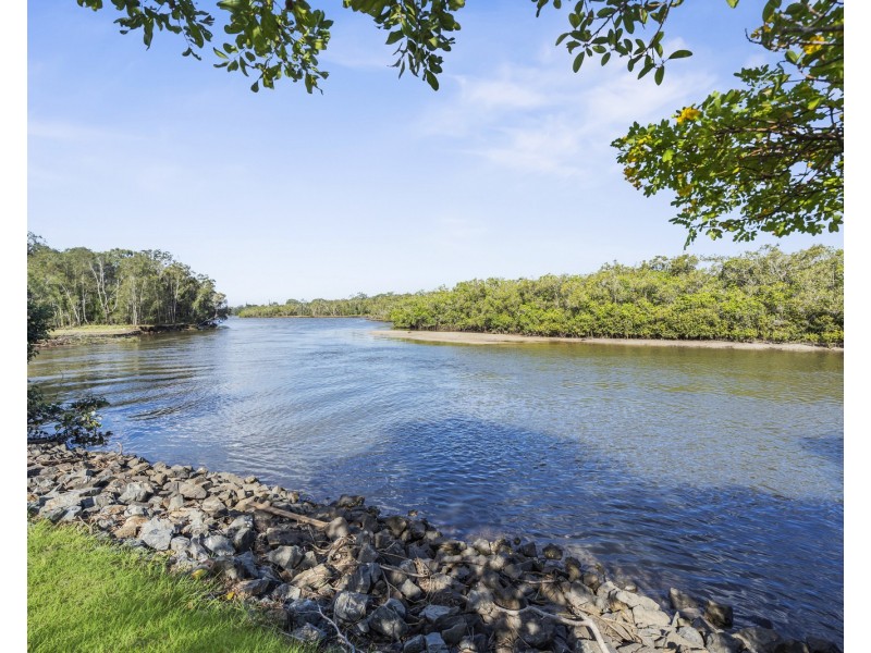 21/18 Tallebudgera Creek Road, Burleigh Heads QLD 4220