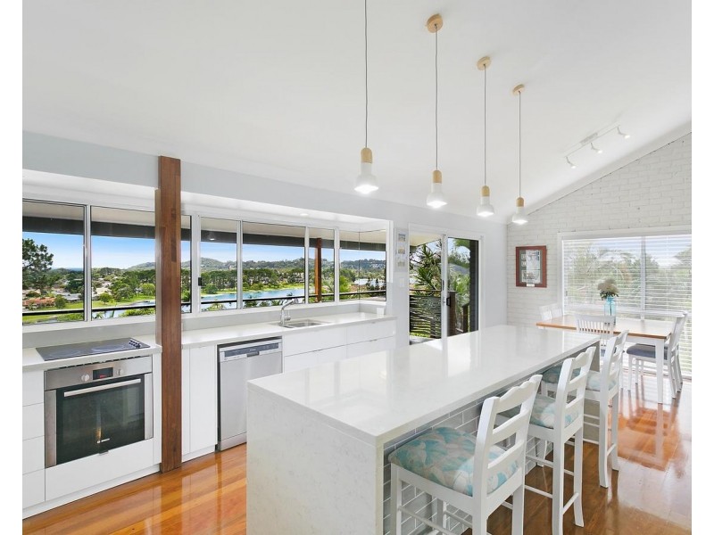 9 Jandakot Court, Elanora QLD 4221