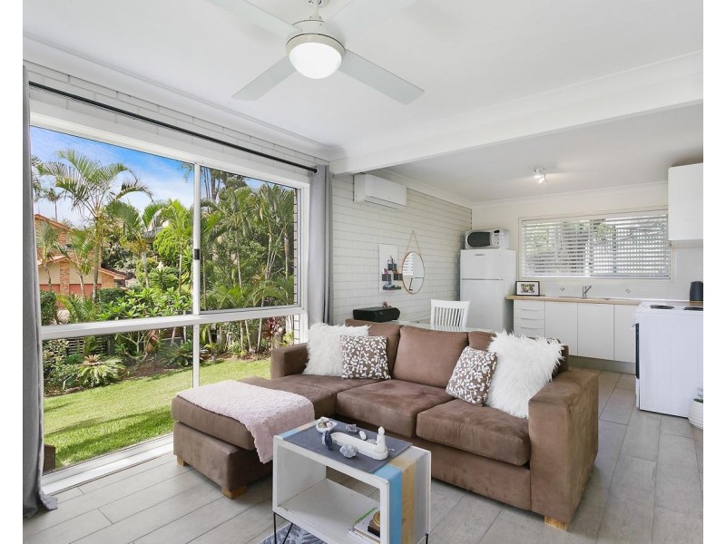 9 Jandakot Court, Elanora QLD 4221