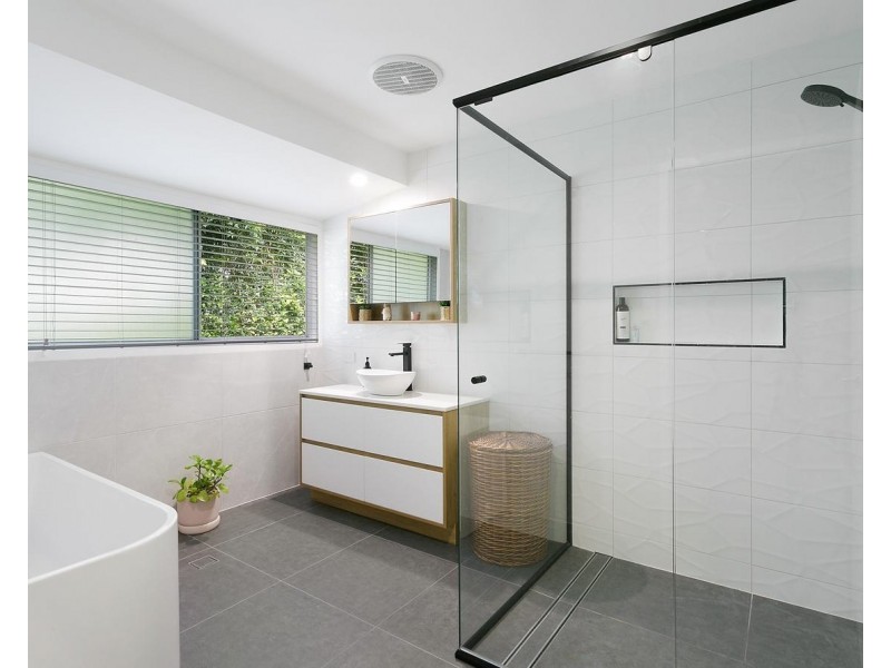 9 Jandakot Court, Elanora QLD 4221