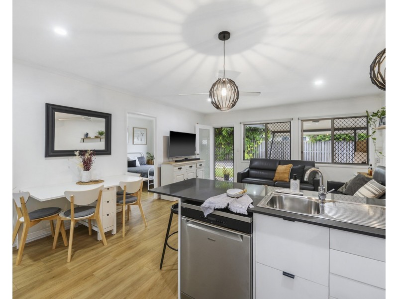 4/44 Sarawak Avenue, Palm Beach QLD 4221