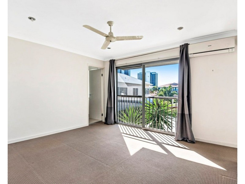 2/12 Molucca Avenue, Palm Beach QLD 4221