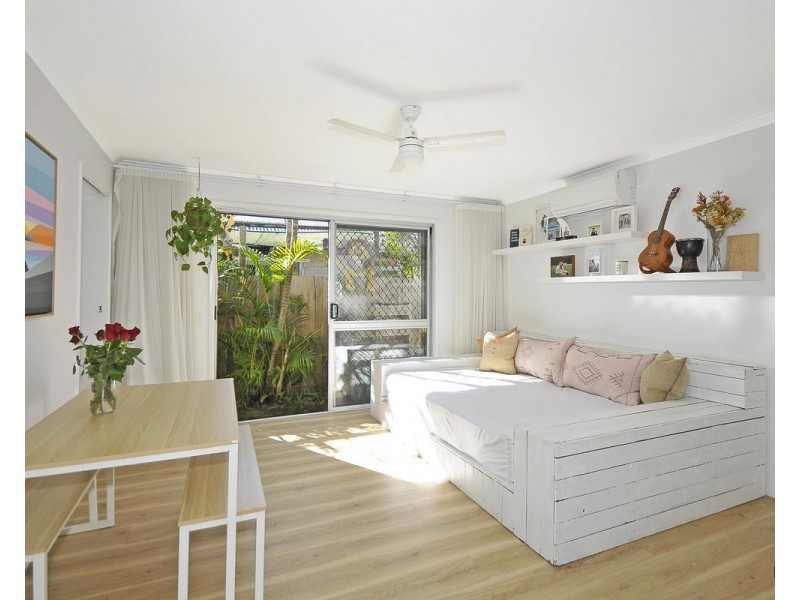 1/22 Fourth Avenue, Palm Beach QLD 4221