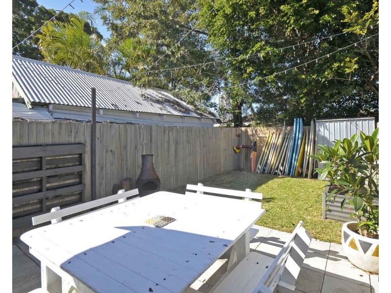 1/22 Fourth Avenue, Palm Beach QLD 4221