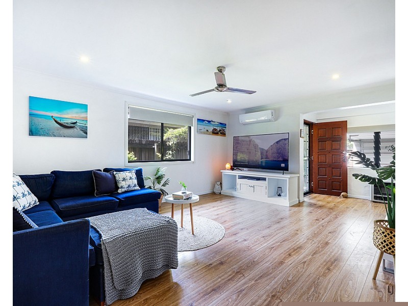 24 Cypress Terrace, Palm Beach QLD 4221