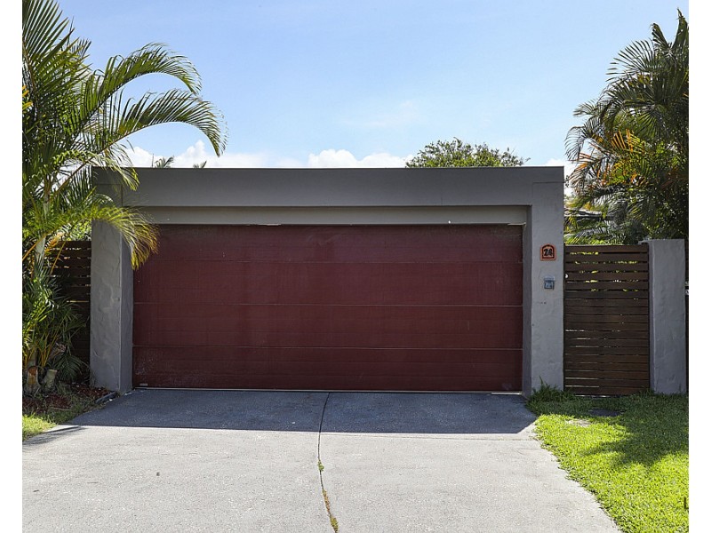 24 Cypress Terrace, Palm Beach QLD 4221