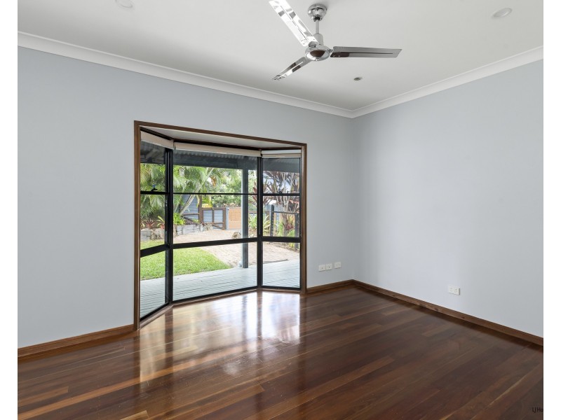 12 Kaffia Court, Elanora QLD 4221