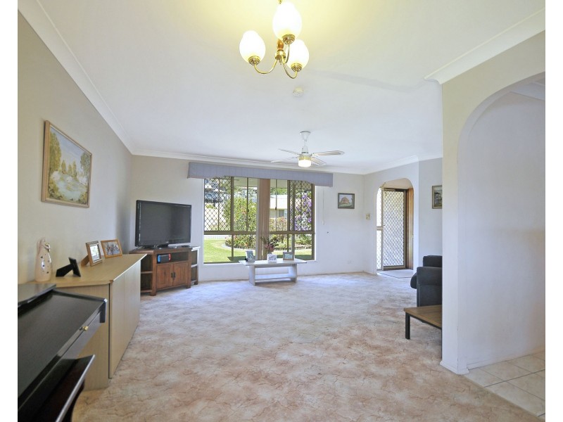 10 Bernoth Street, Currumbin Waters QLD 4223