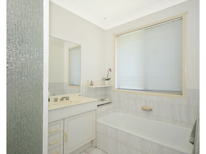 10 Bernoth Street, Currumbin Waters QLD 4223