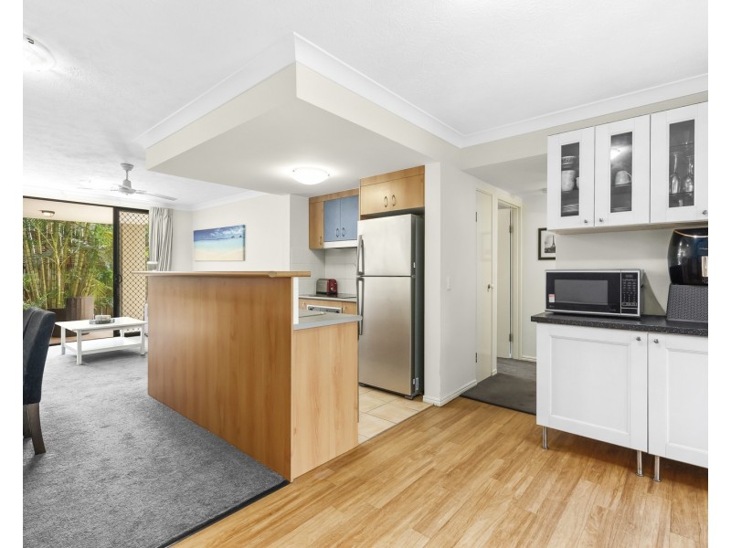2/4 Mawarra Street, Palm Beach QLD 4221