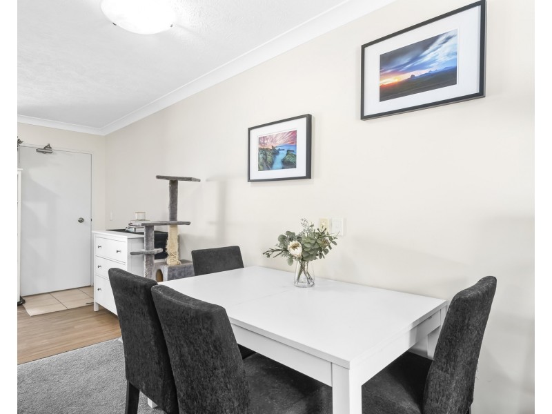 2/4 Mawarra Street, Palm Beach QLD 4221