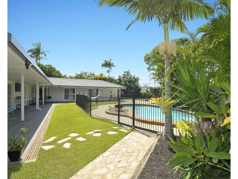 20 Ling Place, Palm Beach QLD 4221