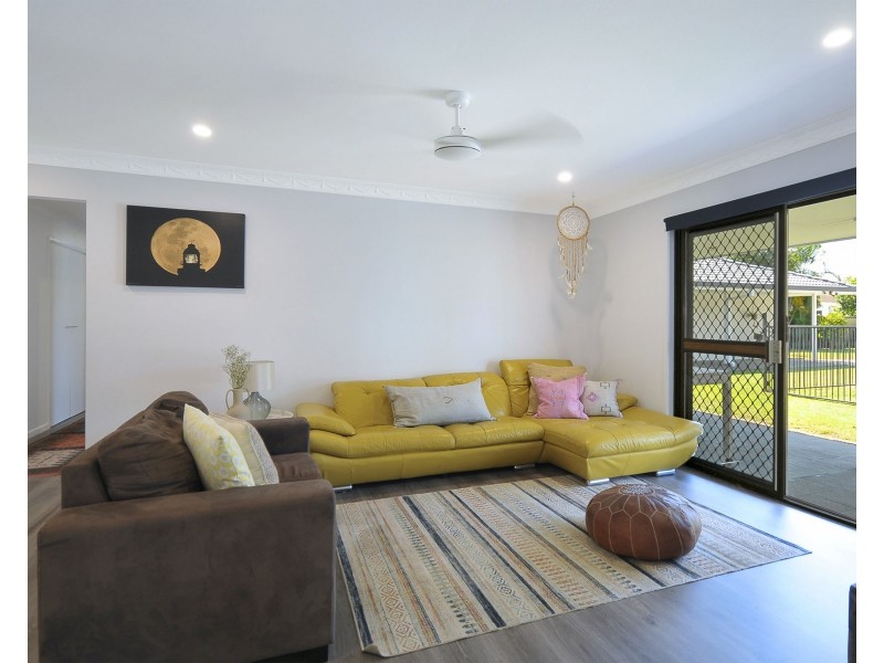 20 Ling Place, Palm Beach QLD 4221