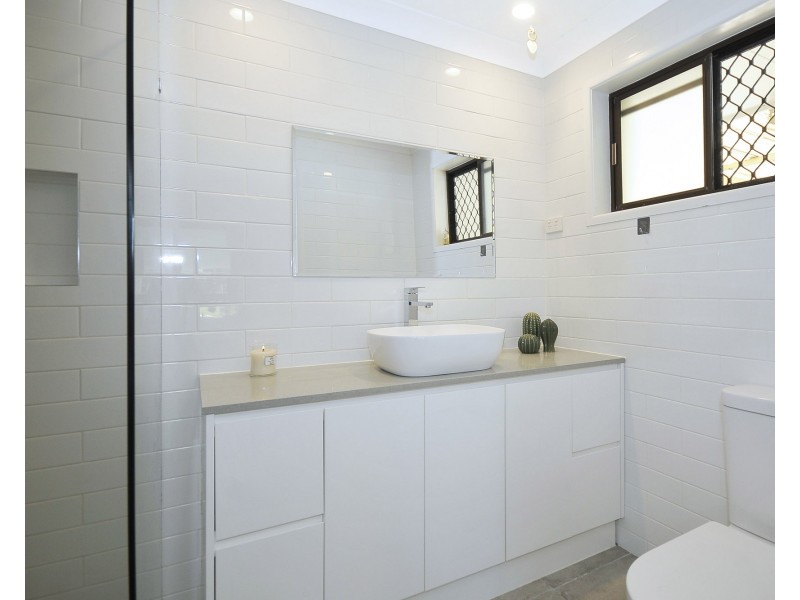 20 Ling Place, Palm Beach QLD 4221