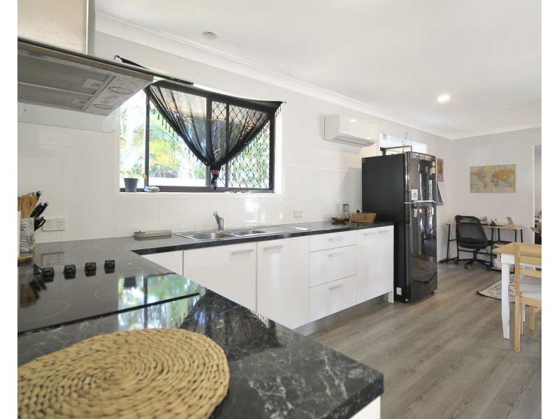 20 Ling Place, Palm Beach QLD 4221