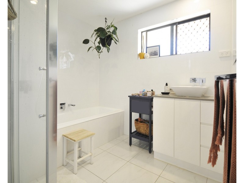 20 Ling Place, Palm Beach QLD 4221