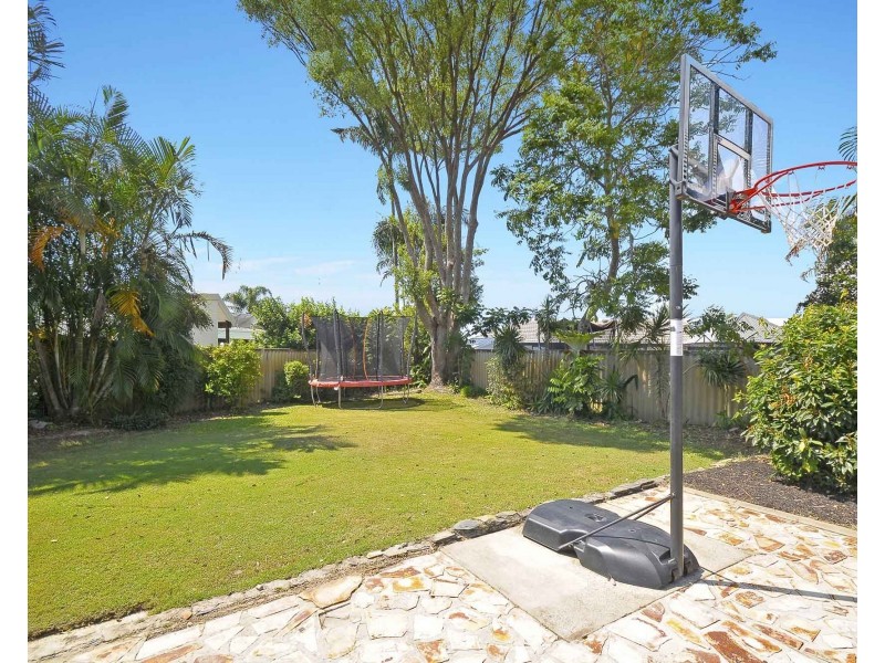 20 Ling Place, Palm Beach QLD 4221